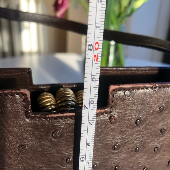 sophisticated chocolate brown leather hard shell shoulder/hand bag - Picture 4 of 16